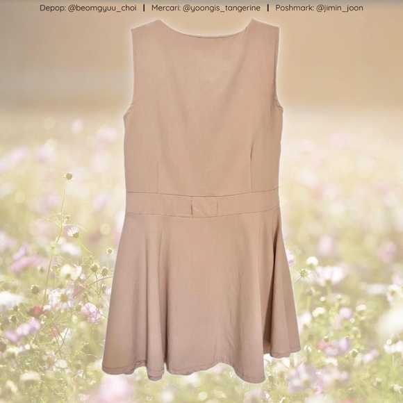 Beige vintage dress ✨ - Picture 2 of 5